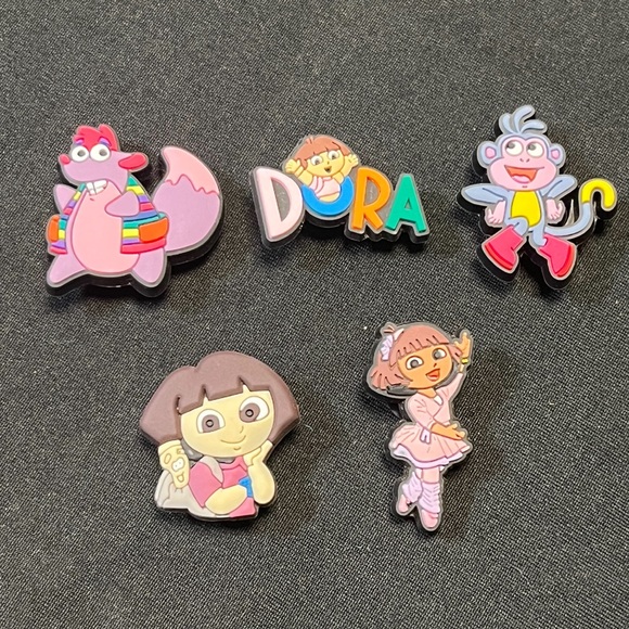 Dora Croc Charm Set - Picture 1 of 1